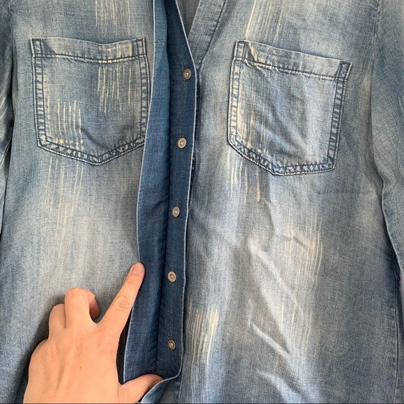 EUC Cloth & Stone Button Down Chambray shirt small - Picture 3 of 7